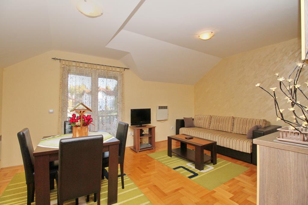 זלאטיבור Apartments Vila Velickovic מראה חיצוני תמונה