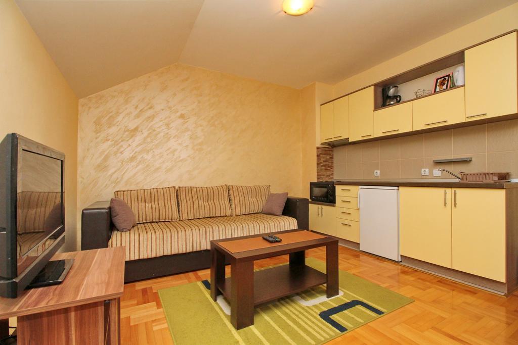 זלאטיבור Apartments Vila Velickovic מראה חיצוני תמונה