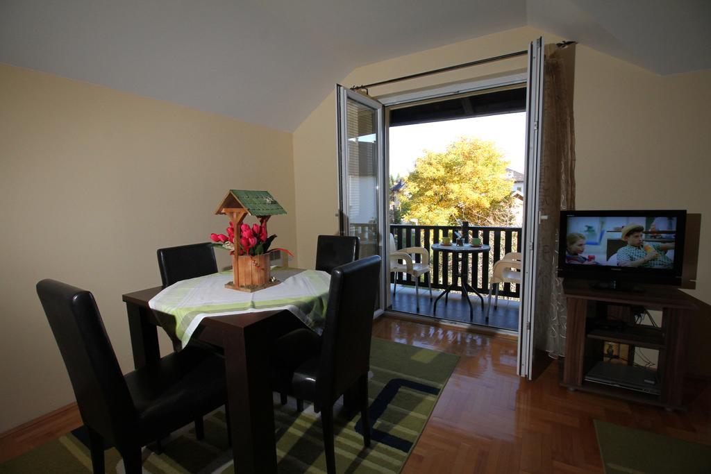 זלאטיבור Apartments Vila Velickovic מראה חיצוני תמונה
